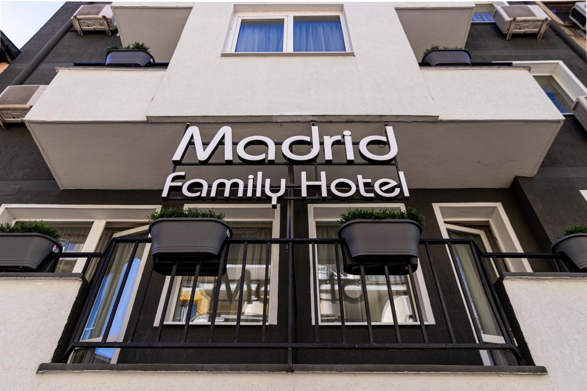 Family Hotel Madrid Sofia Bagian luar foto