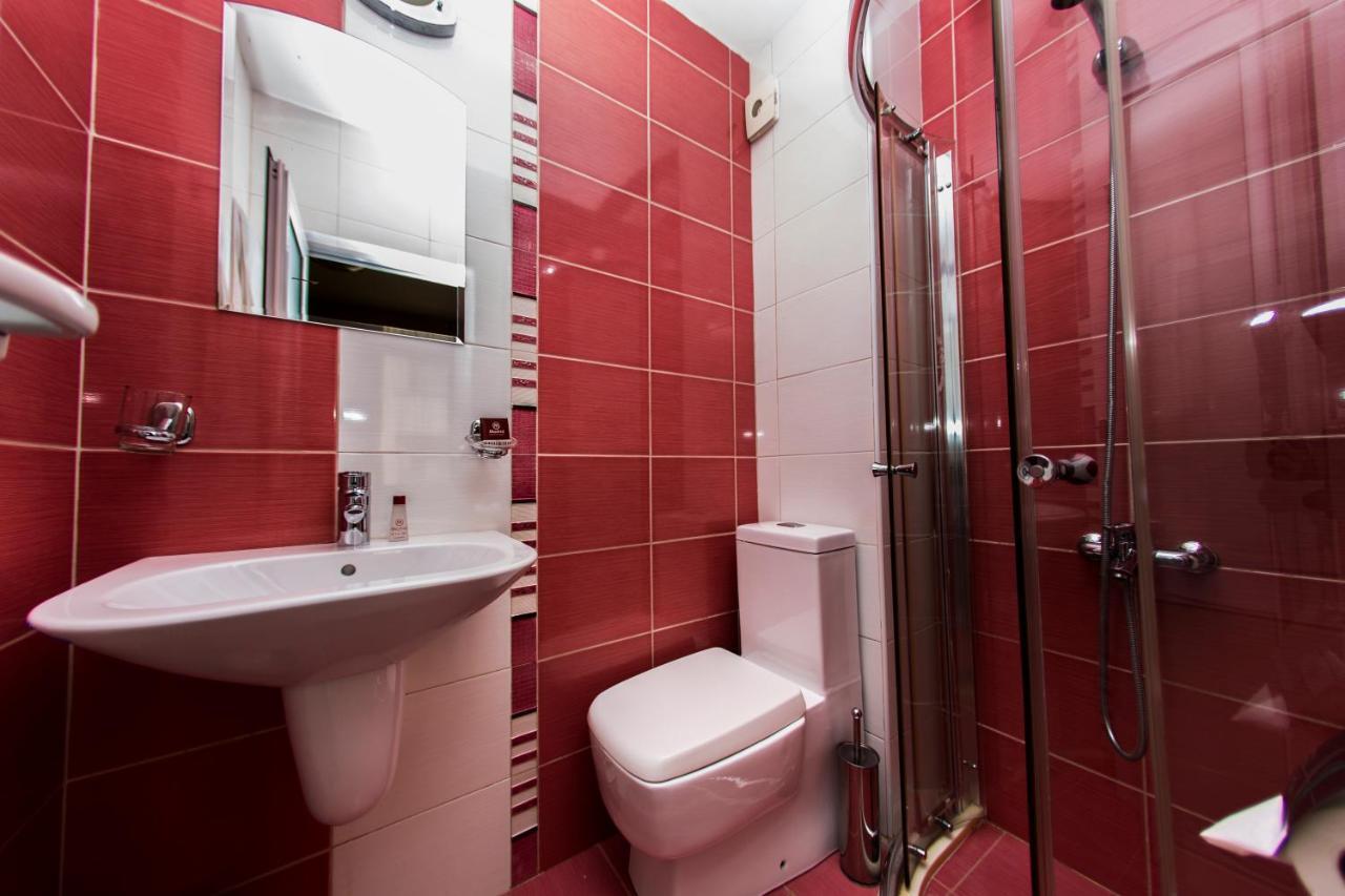 Family Hotel Madrid Sofia Bagian luar foto