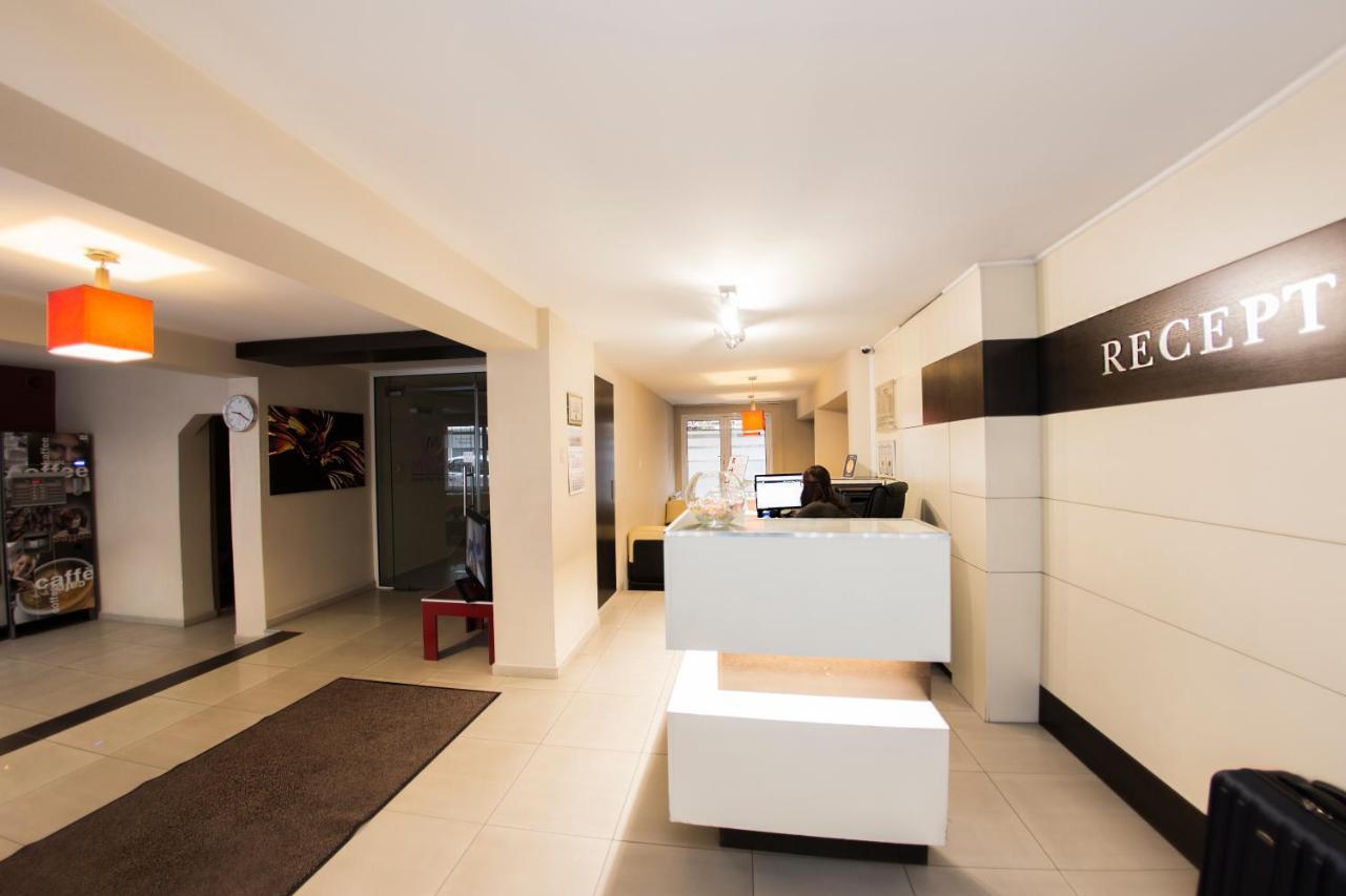 Family Hotel Madrid Sofia Bagian luar foto