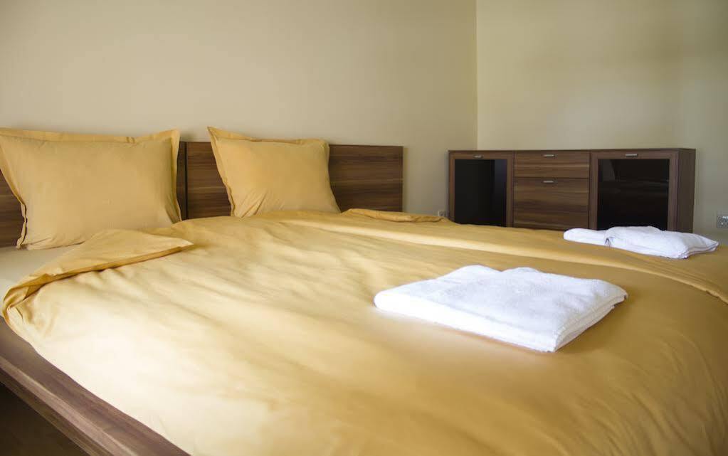 Family Hotel Madrid Sofia Bagian luar foto